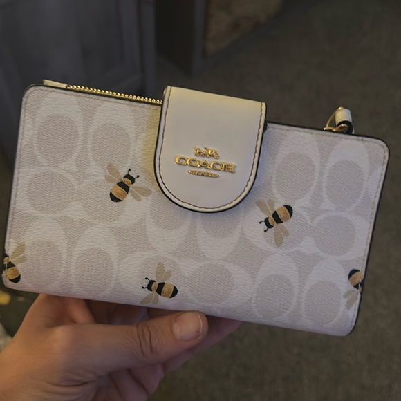 Coach Handbags - 🐝 Coach Tech Wallet In Signature Canvas With Bee Print